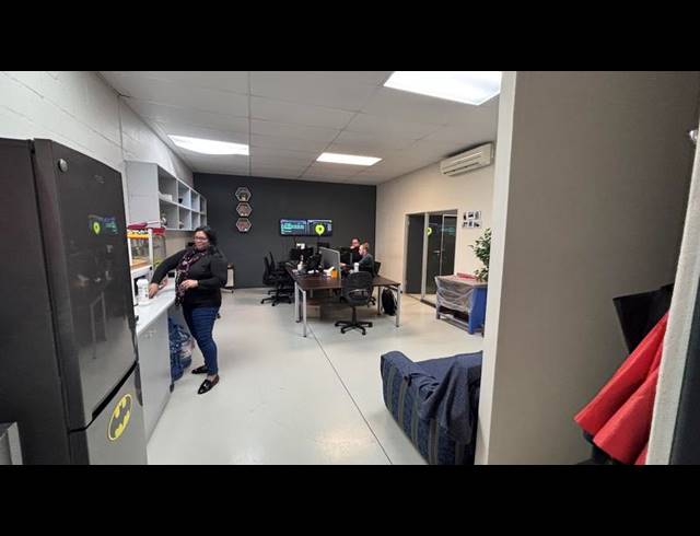 BUSINESS PROPERTY TO RENT IN NORTHGATE ISLAND